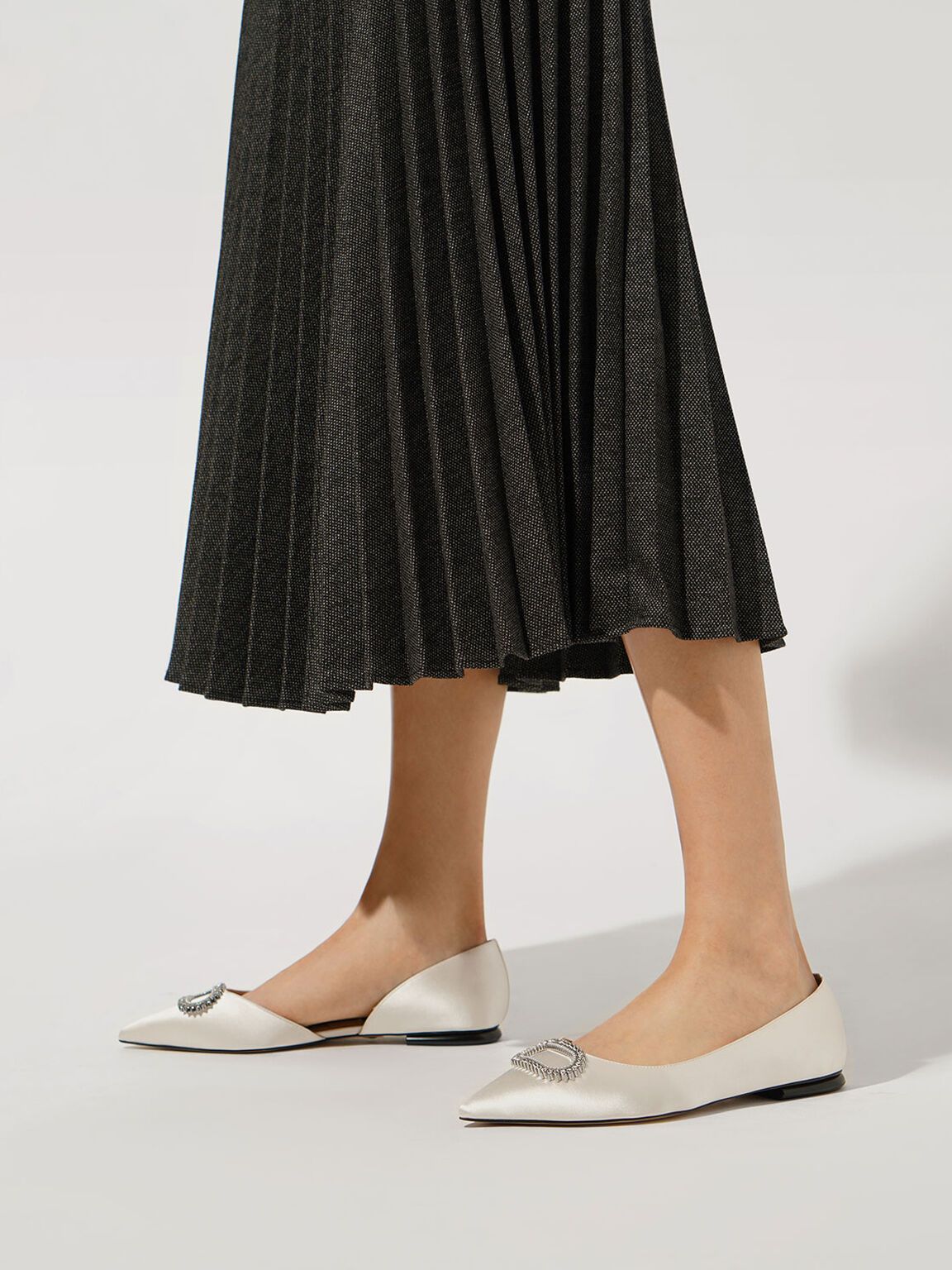 Ballerines en satin ornées
