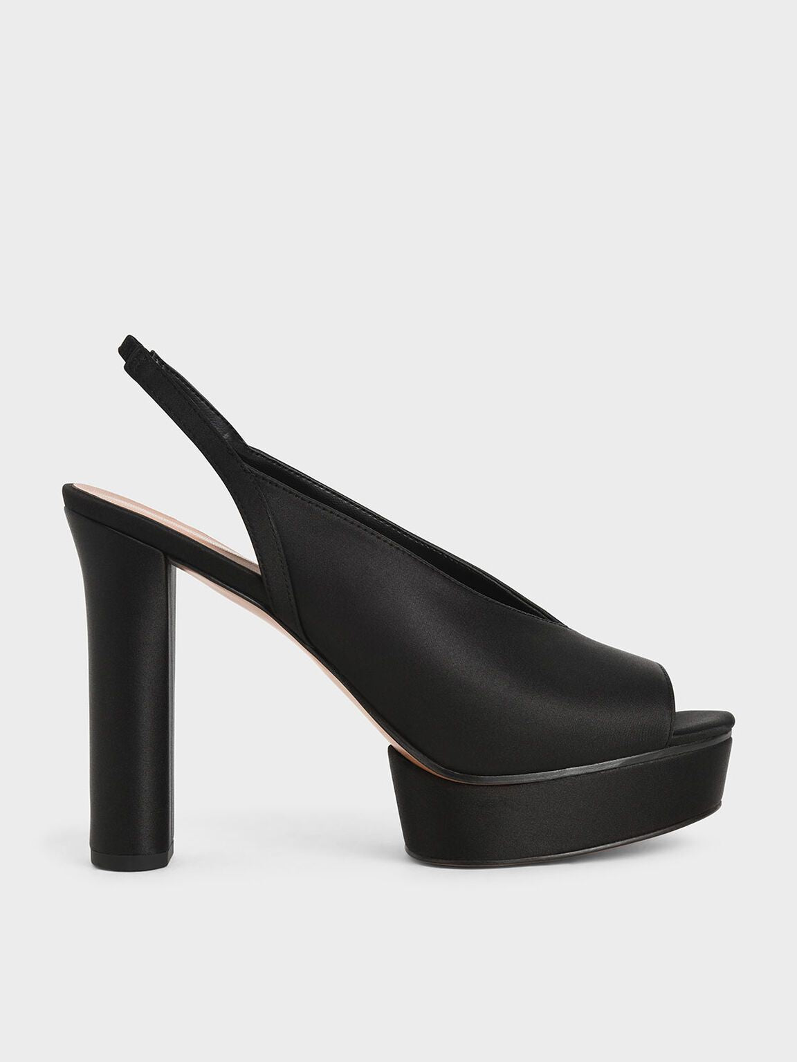 Slingback-Plateaus aus Satin mit V-Schnitt