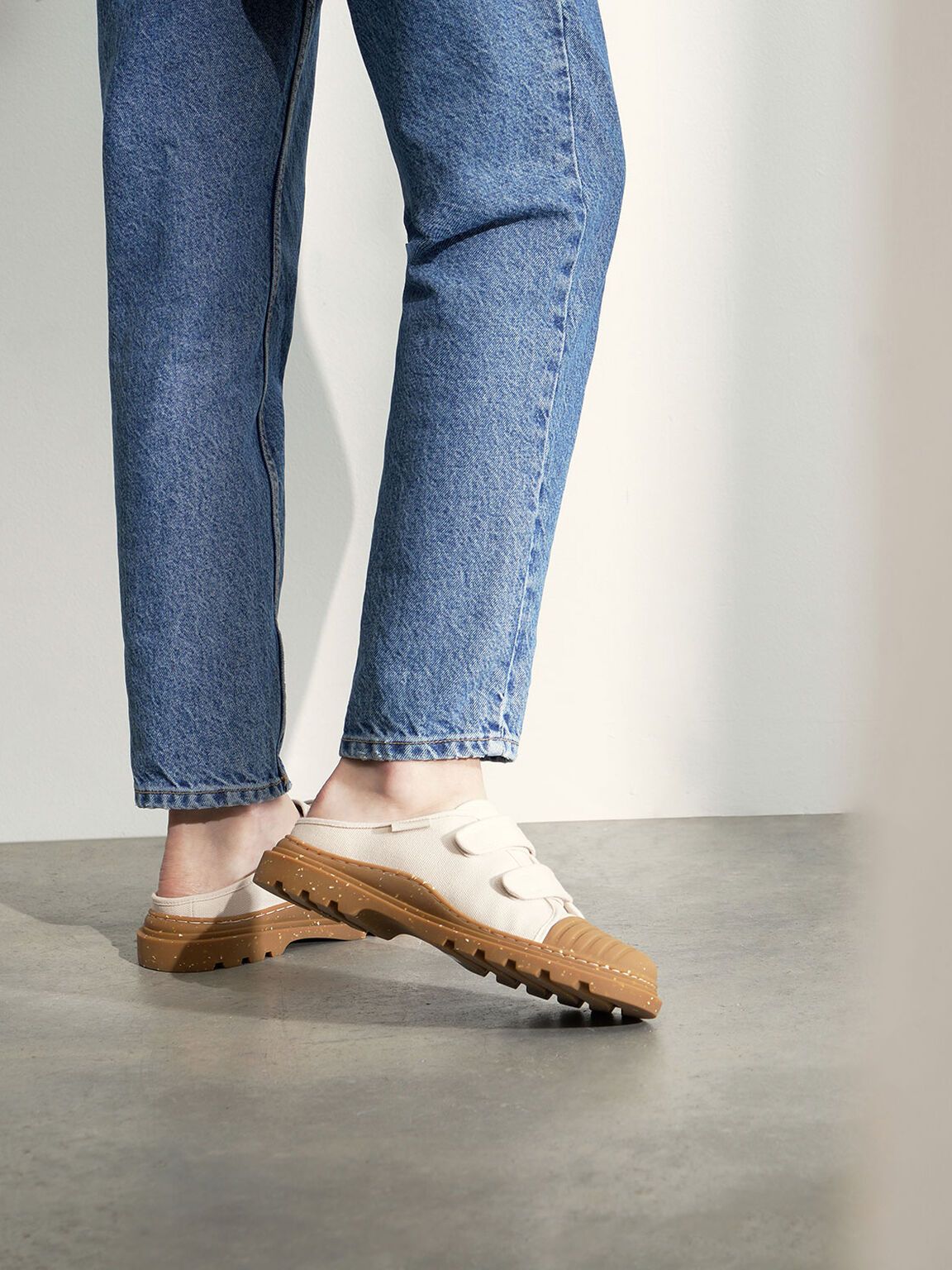 The Purpose Collection - Mules baskets à bride velcro
