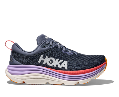 Hoka Gaviota 5 W, skomodell till dam. Denna modell är rymlig i passformen jämfört med andra Hoka skor. Här har ni Hokas stabilaste sko med pronationsstöd. Mörkblå färg i grunden med detaljer i lila, rött och orange. Perfekt för löpningen eller arbetspasset där du behöver mycket dämpning. 